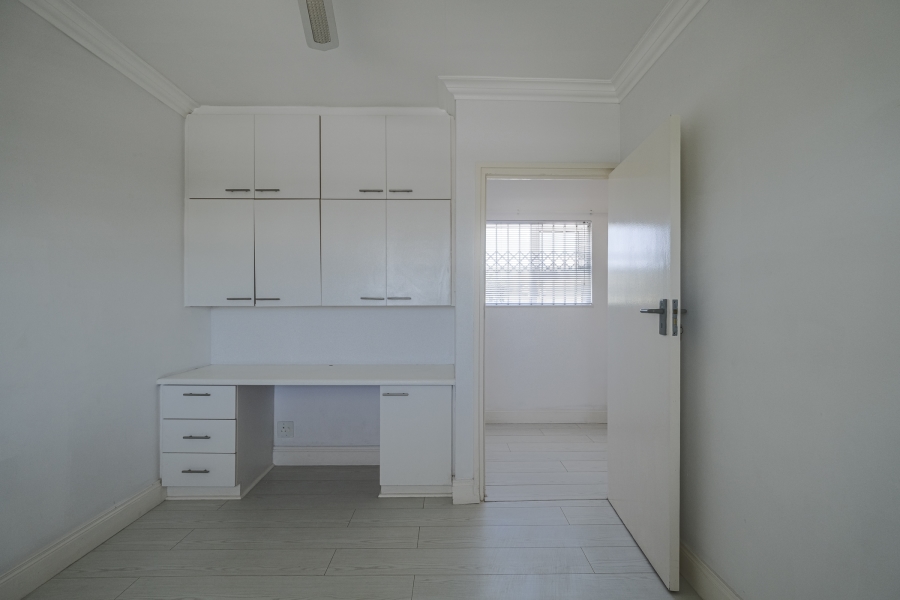 To Let 3 Bedroom Property for Rent in Summerstrand Eastern Cape